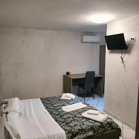 Airport Orio Bergamo Guest house